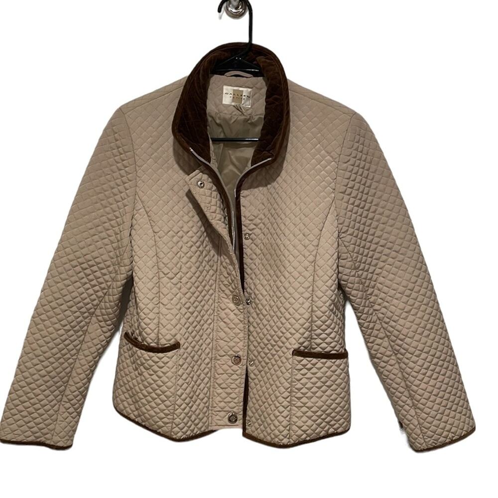 Gallery beige quilted jacket medium petite